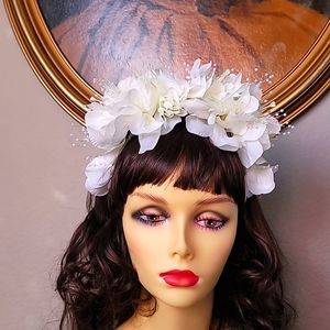 New! HANDCRAFTED White Floral & Faux Pearl Bridal Headband Bouquet Tiara.